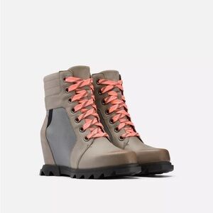 LIKE NEW SOREL JOAN OF ARCTIC WEDGE III LEXIE boots